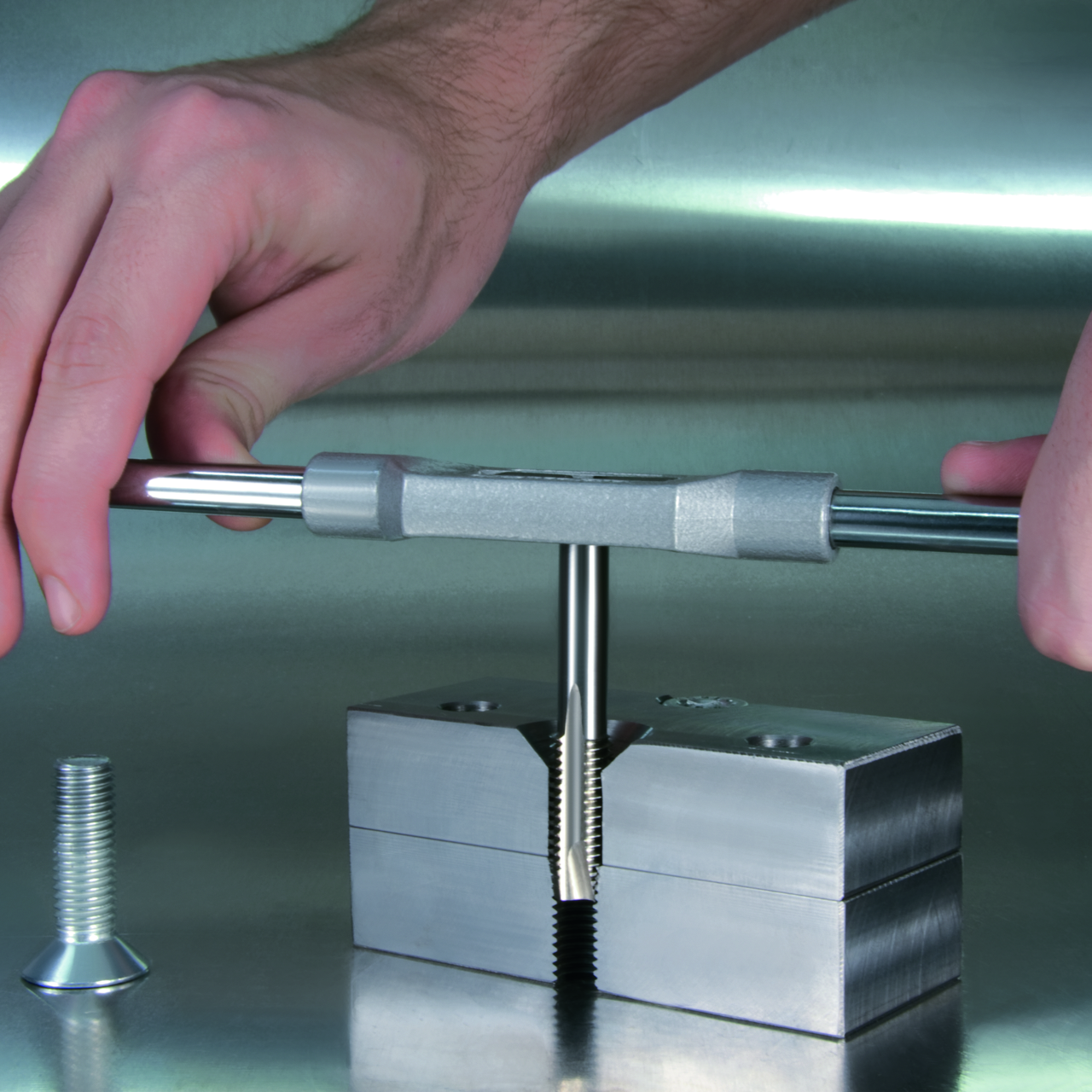 Einschnittgewindebohrer Ruko M3-M12 HSS + Ultimatecut Spiralbohrer